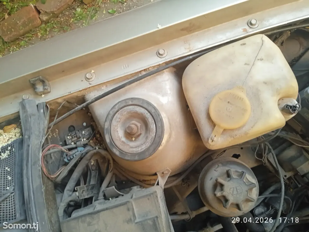 Opel Vectra A 1990 · 1.6 MT