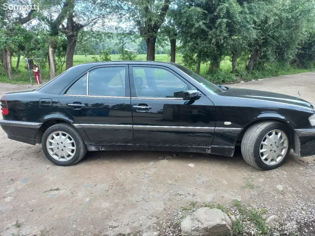 Mercedes-Benz C class 2000 · 2.4 AT