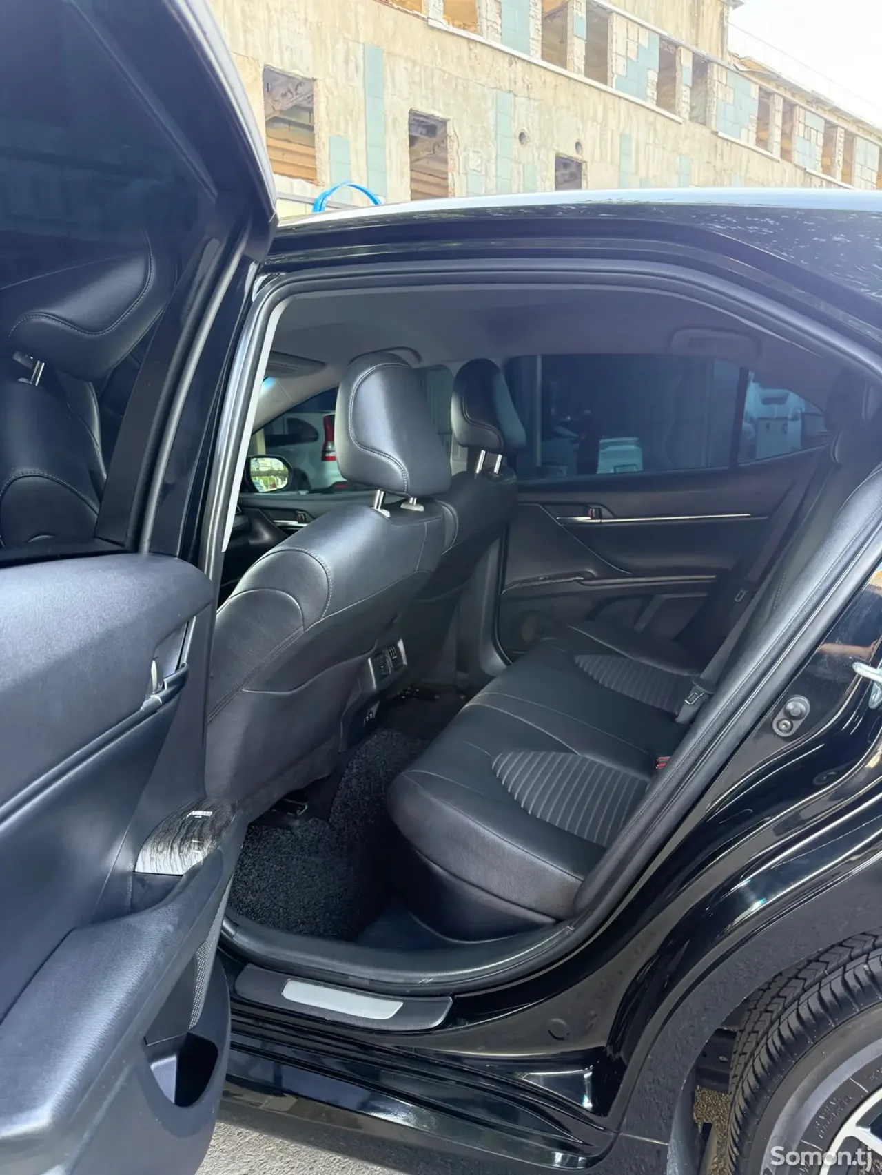 Toyota Camry 2018 · 2.5 AT