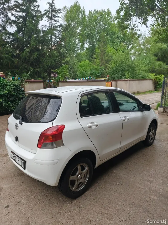 Toyota Vitz 2009 · 1.5 AT