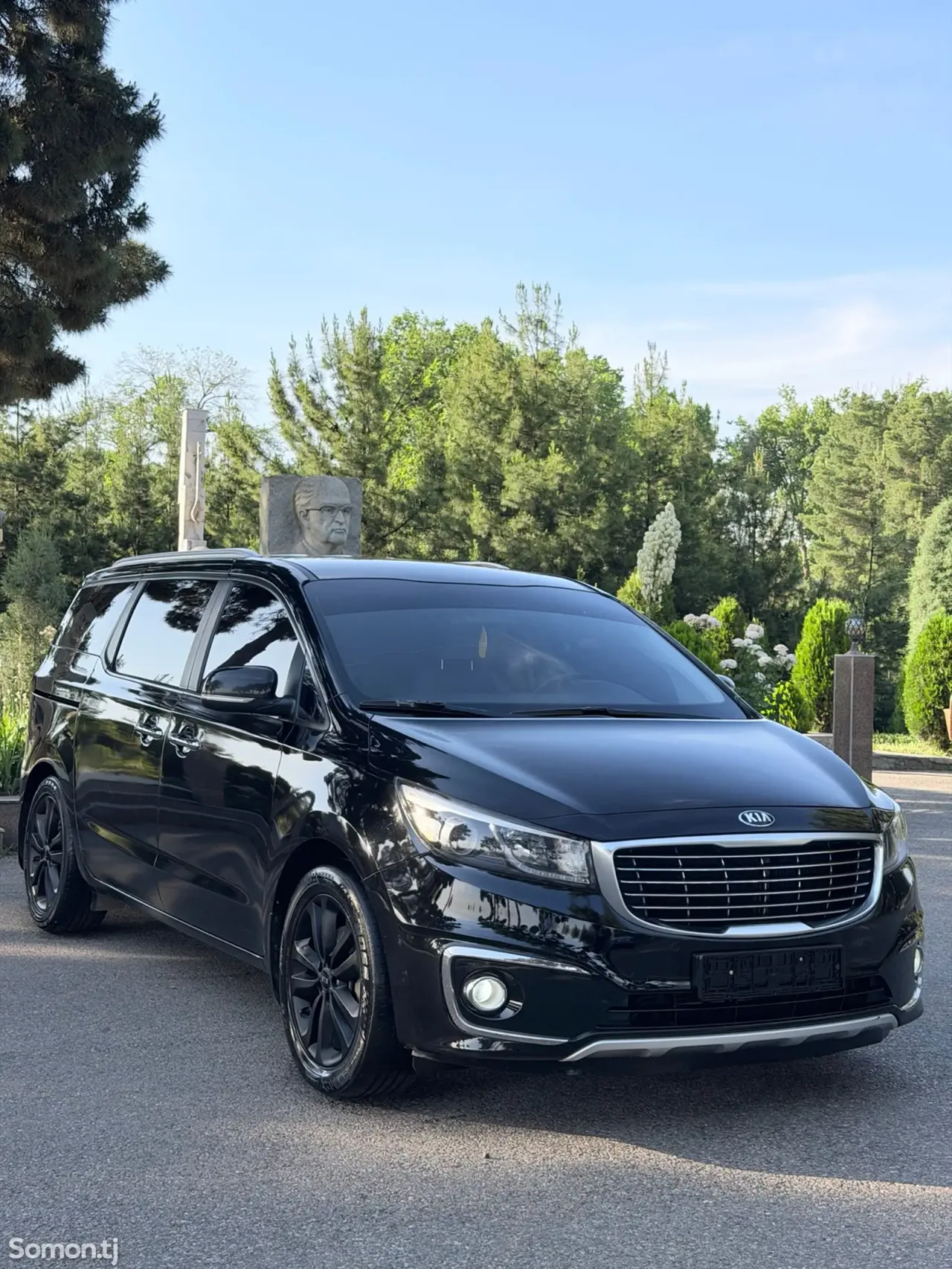Kia Carnival 2015 · 2.2 AT