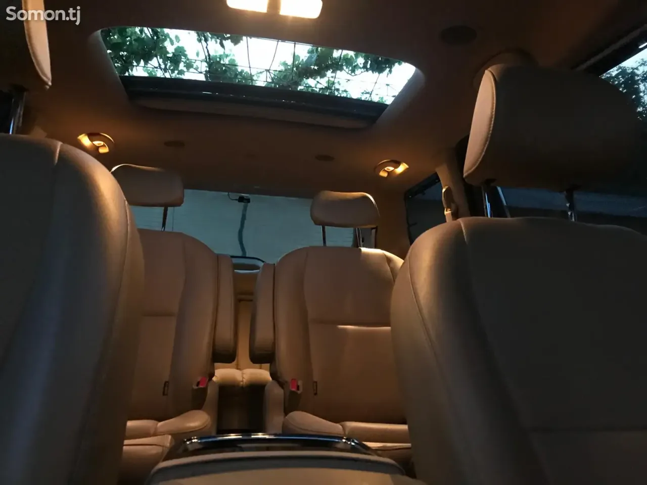 Kia Carnival 2016 · 2.2 AT