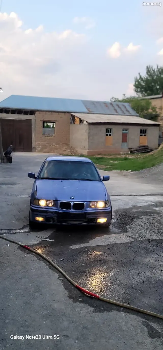 BMW 3 series 1994 · 1.8 MT