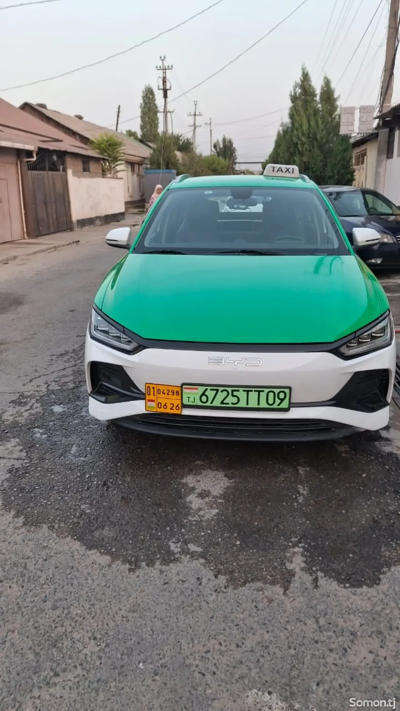 BYD E2 2023 · 1.6 AT