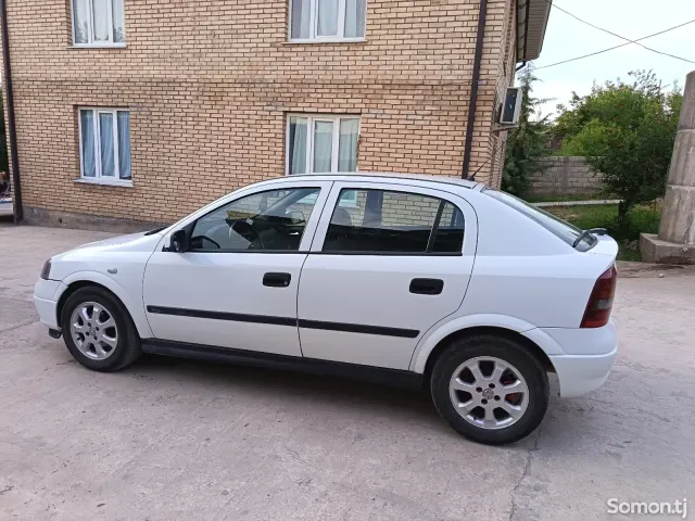 Opel Astra G 2001 · 1.6 AT