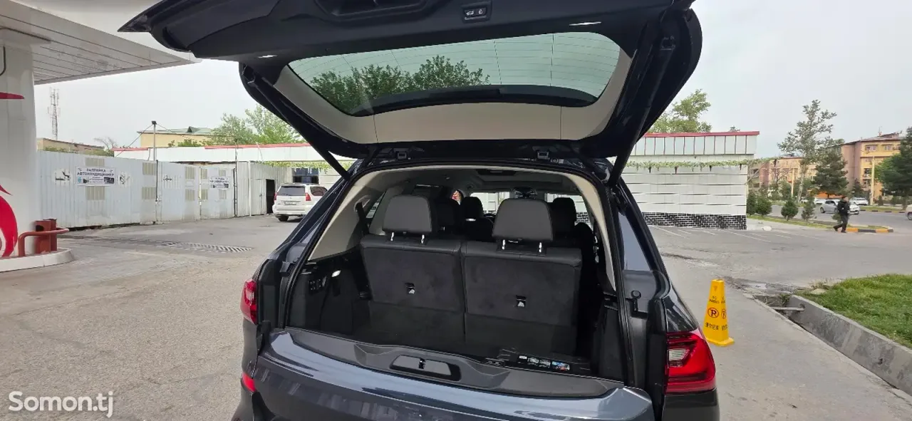 BMW X7 2022 · 4.0 AT