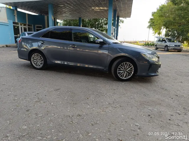 Toyota Camry 2016 · 2.0 AT