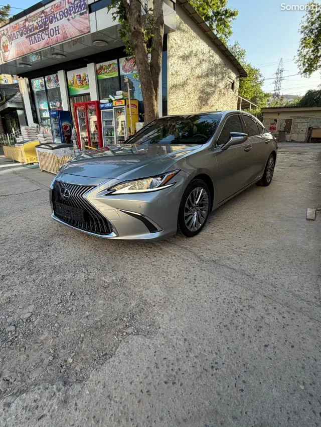 Lexus ES series 2019 · 3.0 AT