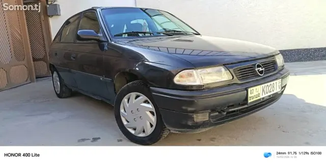 Opel Astra F 1997 · 1.6 MT