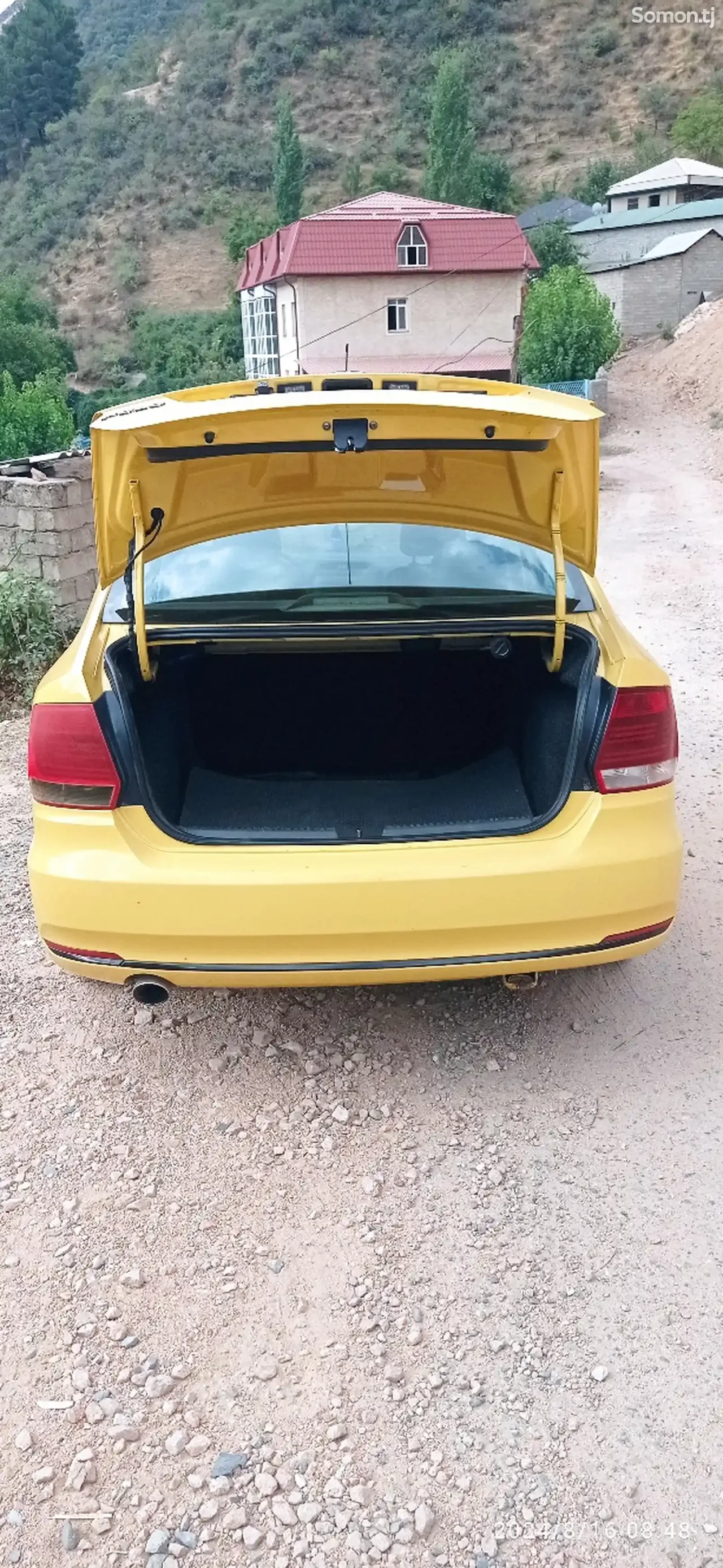 Volkswagen Polo 2018 · 1.6 MT