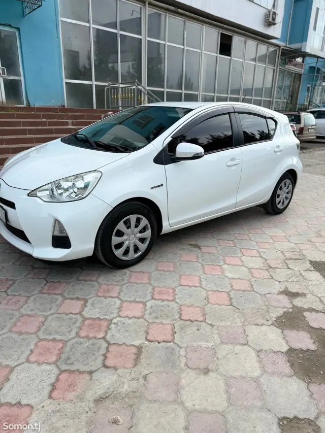 Toyota Aqua 2014 · 1.5 AT