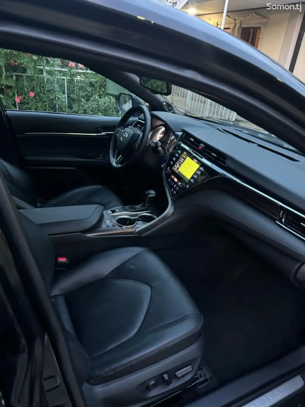 Toyota Camry 2020 · 3.5 AT