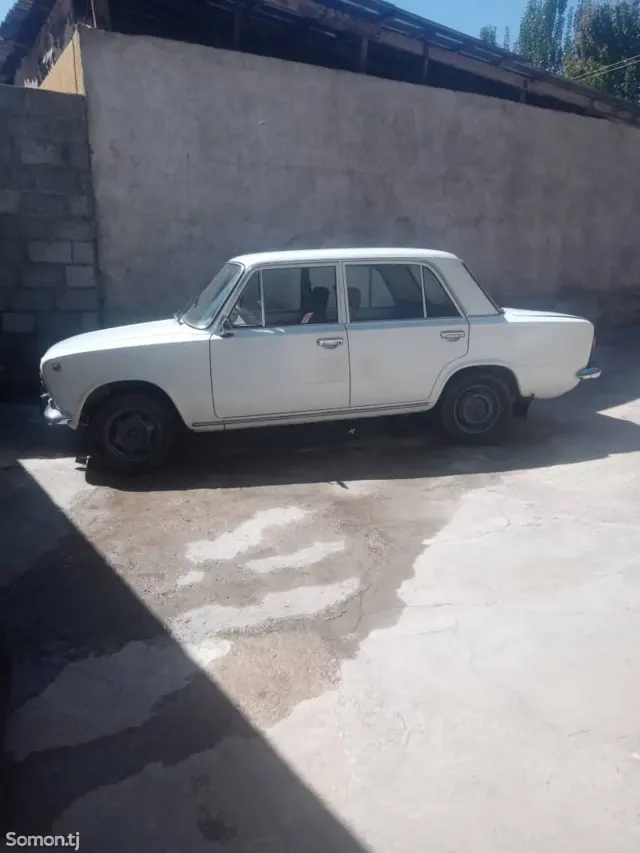 Lada (ВАЗ) 2101 1978 · 1.2 MT