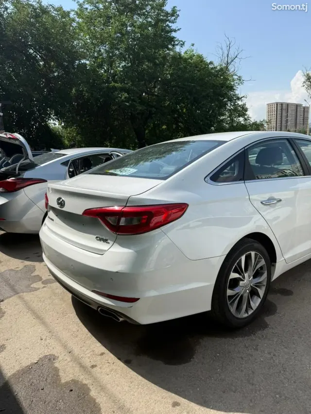Hyundai Sonata 2015 · 2.0 AT