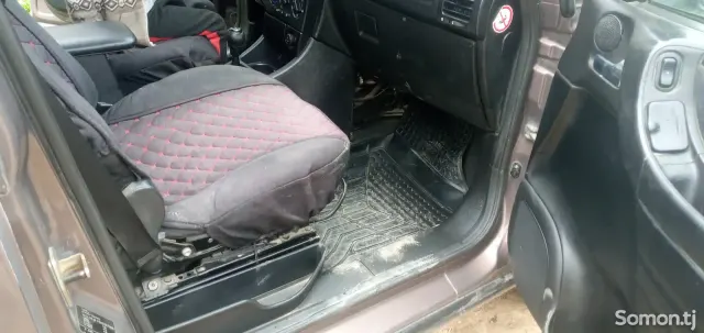 Opel Zafira 2000 · 1.6 MT
