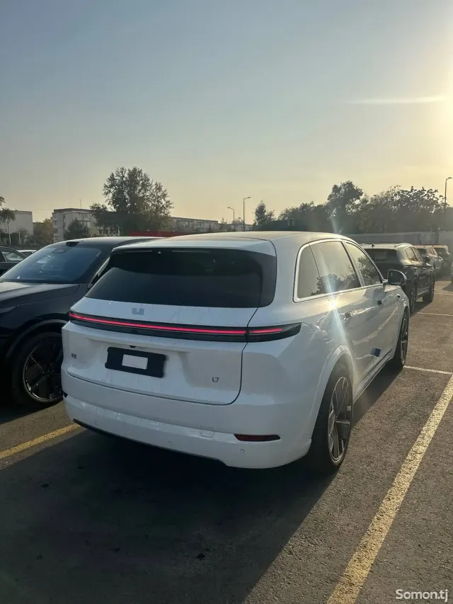 Li Auto (Lixiang) L7 2025 · 2.5 AMT