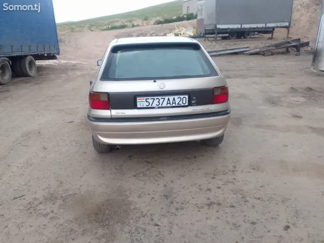 Opel Astra F 1997 · 1.6 MT