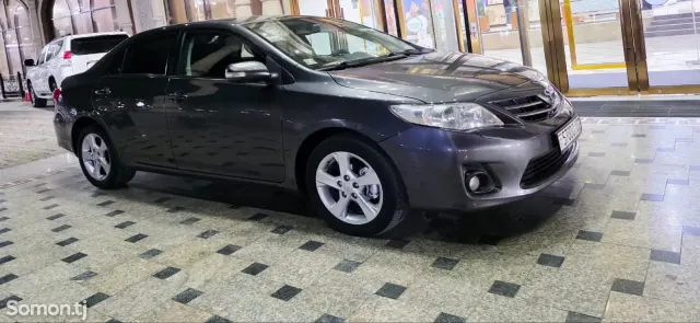 Toyota Camry 2011 · 1.6 MT