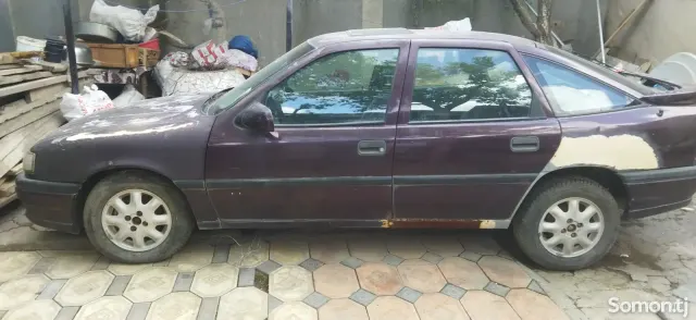 Opel Vectra A 1992 · 1.8 MT