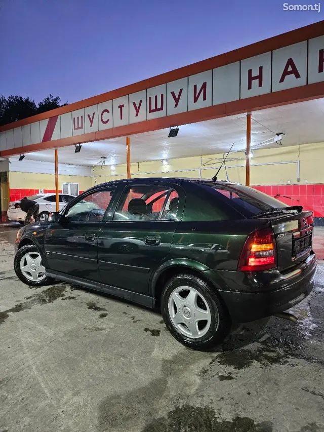 Opel Astra G 2000 · 1.6 MT