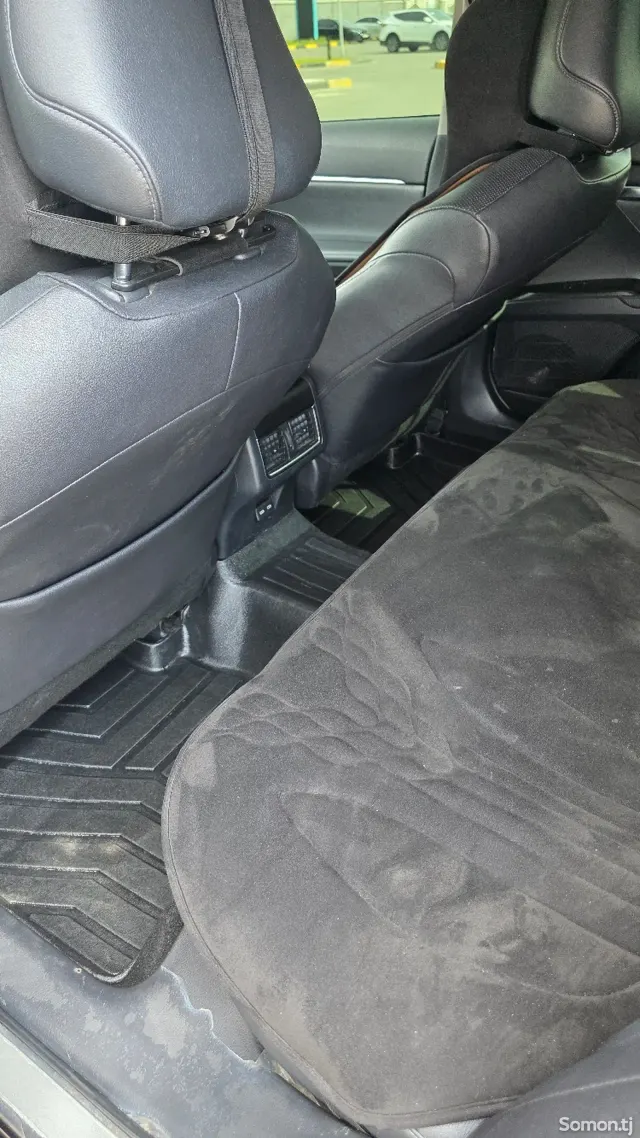 Toyota Camry 2024 · 2.5 AT