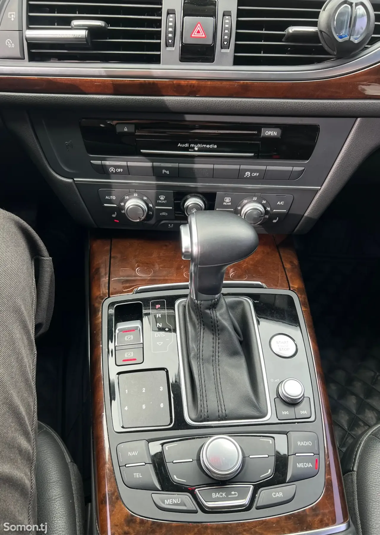 Audi A6 2015 · 3.0 AT