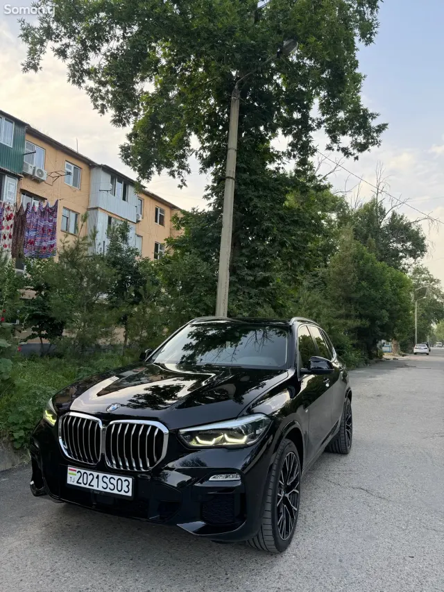 BMW X5 2021 · 2.5 AT