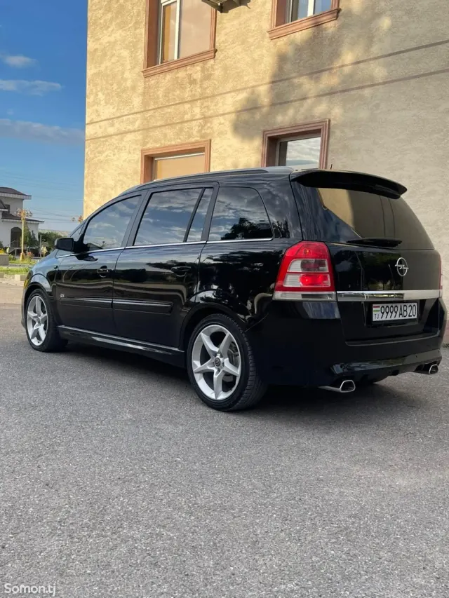 Opel Zafira 2007 · 2.0 MT