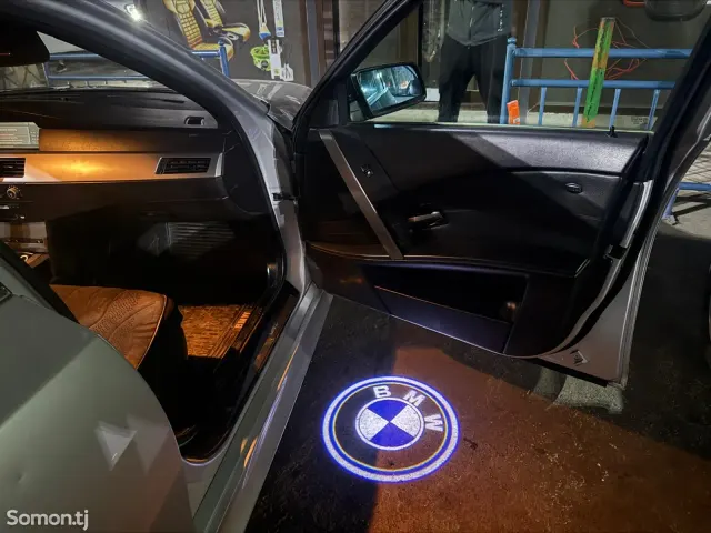 BMW 5 series 2004 · 3.0 AT