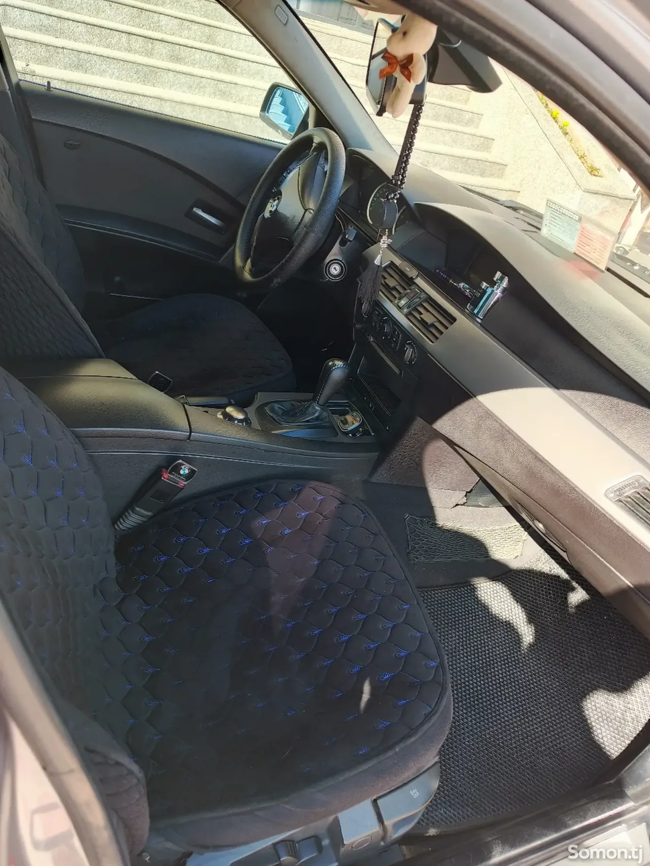BMW M5 2004 · 2.5 AT