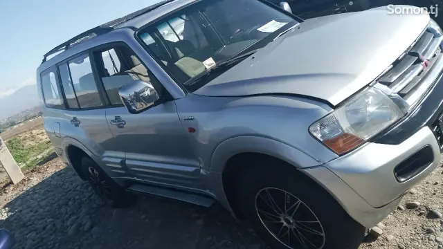Mitsubishi Pajero 2000 · 3.5 AT