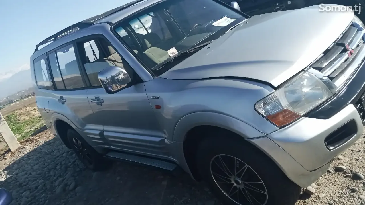 Mitsubishi Pajero 2000 · 3.5 AT