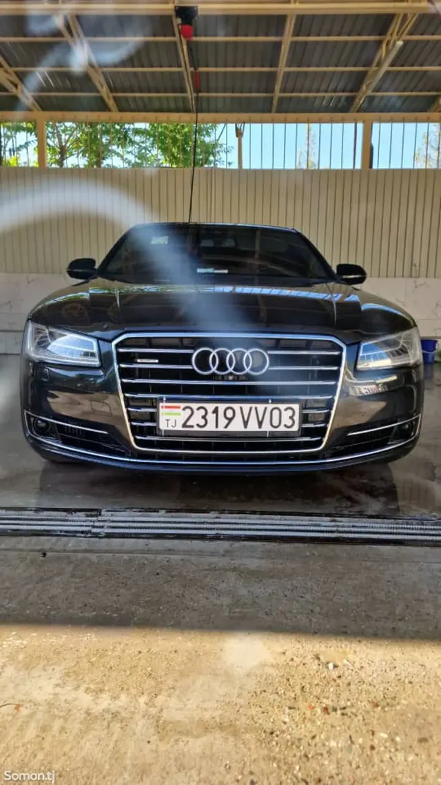 Audi A8 2016 · 4.2 AT