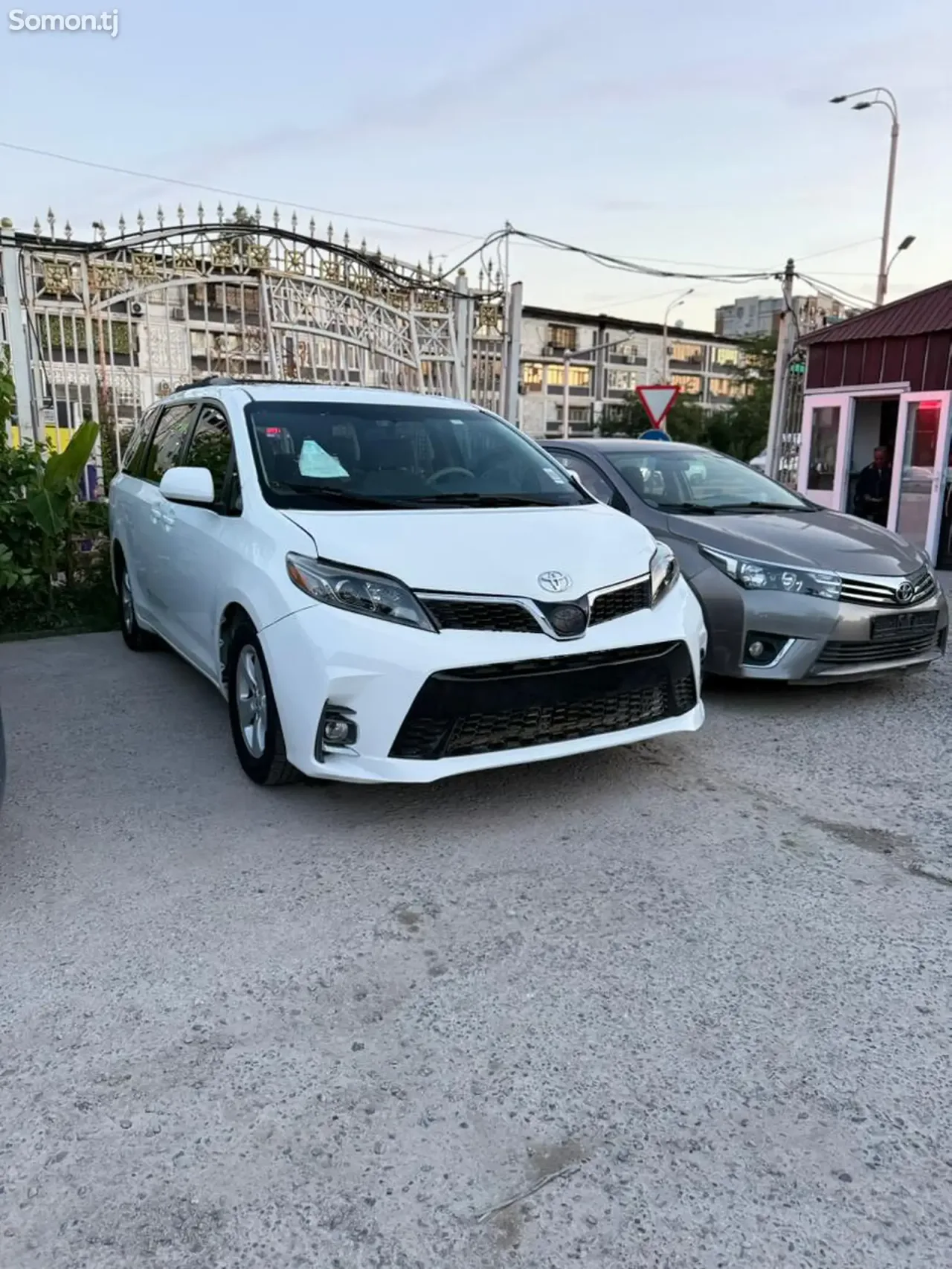 Toyota Sienna 2014 · 3.5 AT