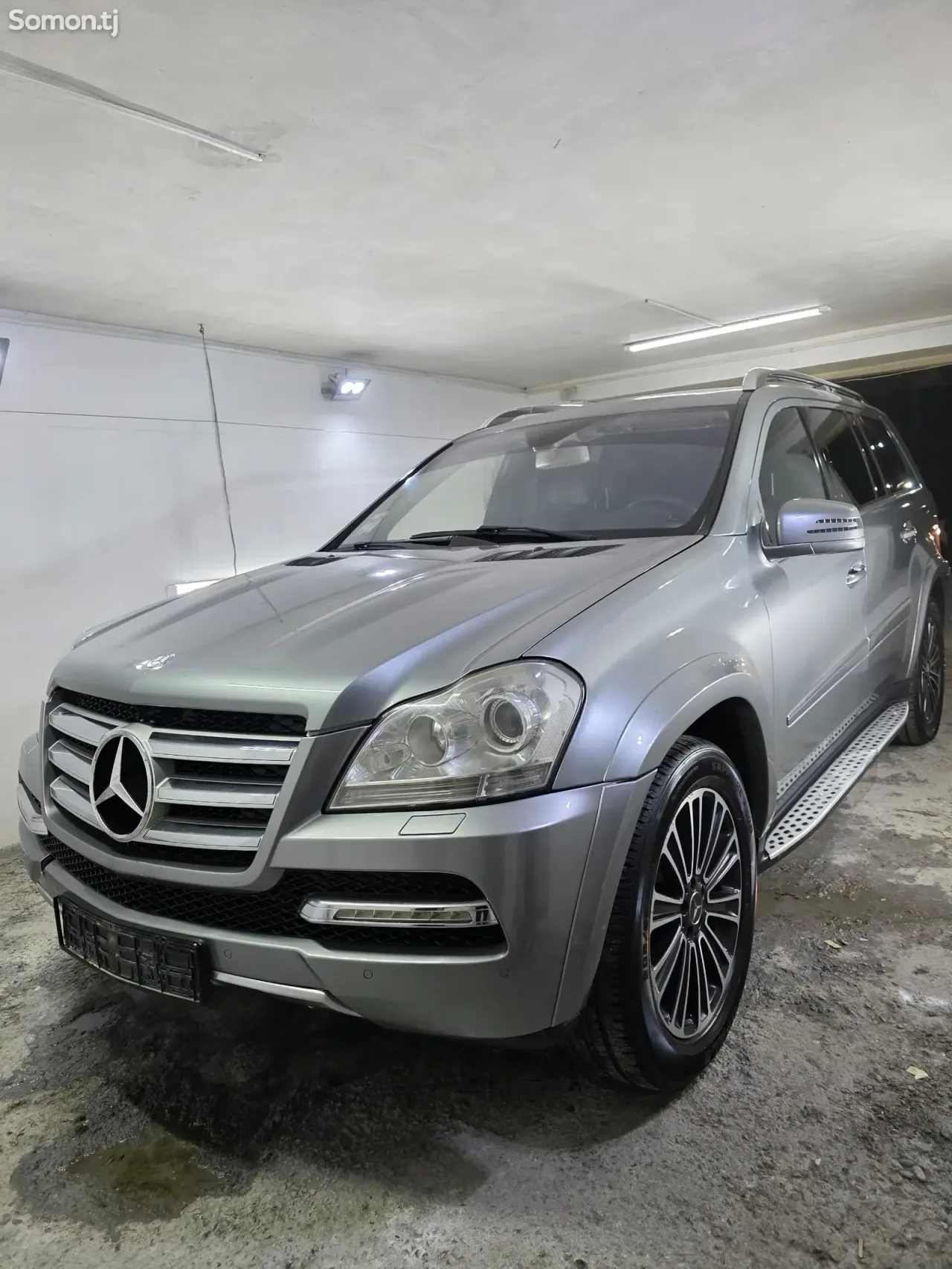 Mercedes-Benz GL class 2011 · 5.0 AT