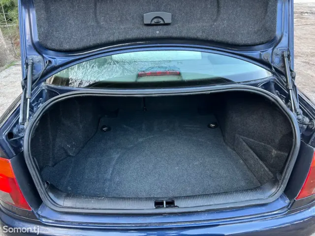 Audi A4 1996 · 2.0 MT