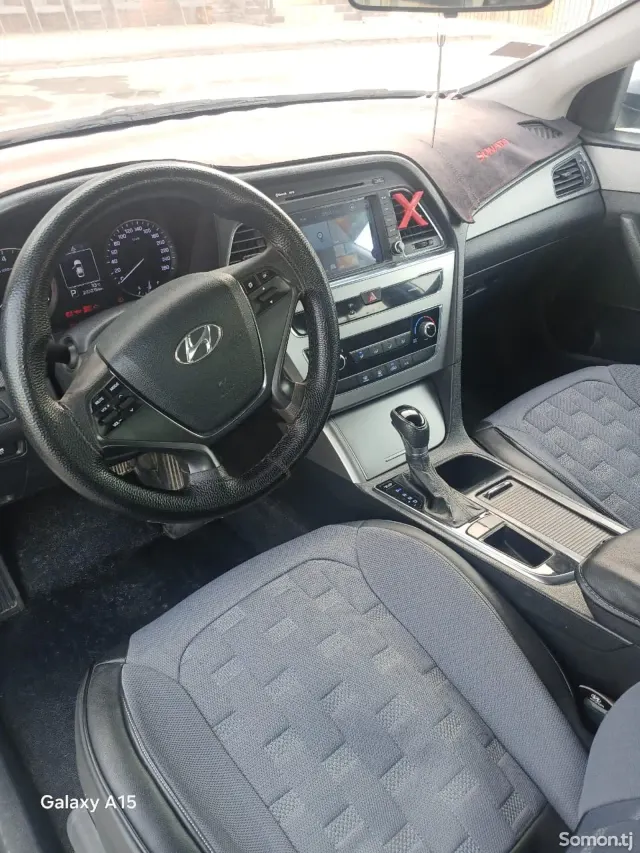 Hyundai Sonata 2015 · 2.0 AT