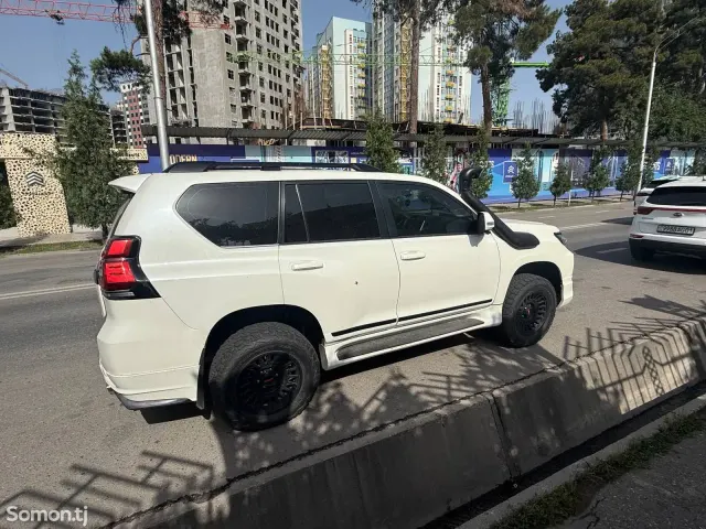Toyota Land Cruiser Prado 2012 · 2.7 AT