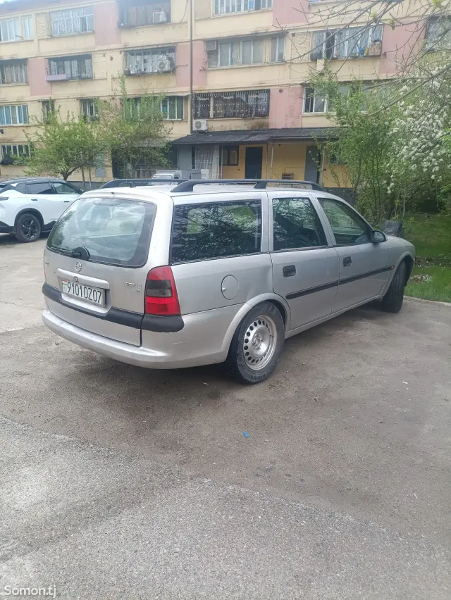 Opel Vectra B 1997 · 1.6 MT