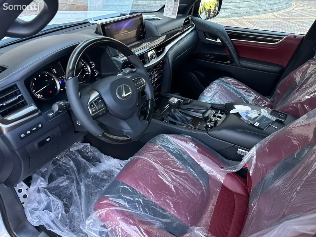 Lexus LX series 2022 · 5.7 AT