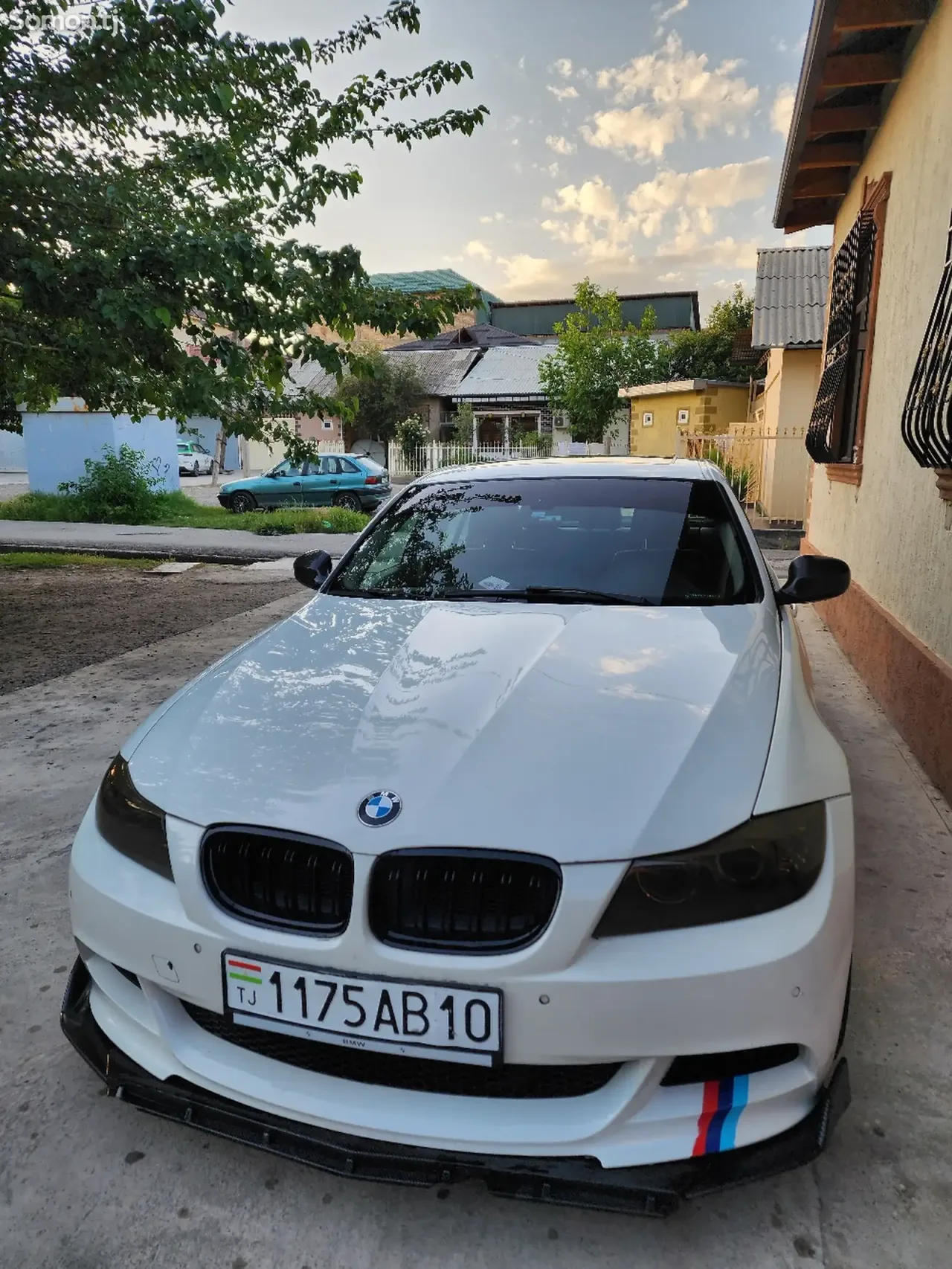 BMW 3 series 2010 · 2.0 AT