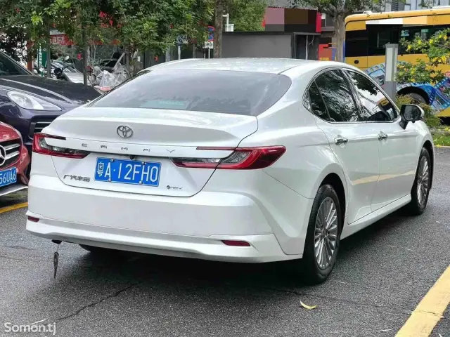 Toyota Camry 2025 · 2.0 AT