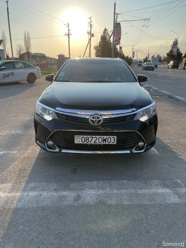 Toyota Camry 2015 · 2.5 AT