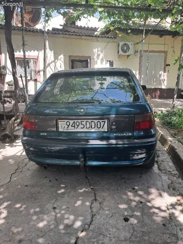 Opel Astra F 1997 · 1.6 MT