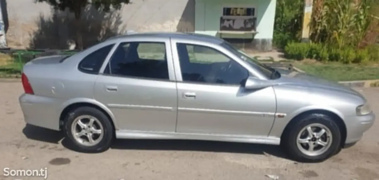 Opel Vectra B 1996 · 1.8 AT