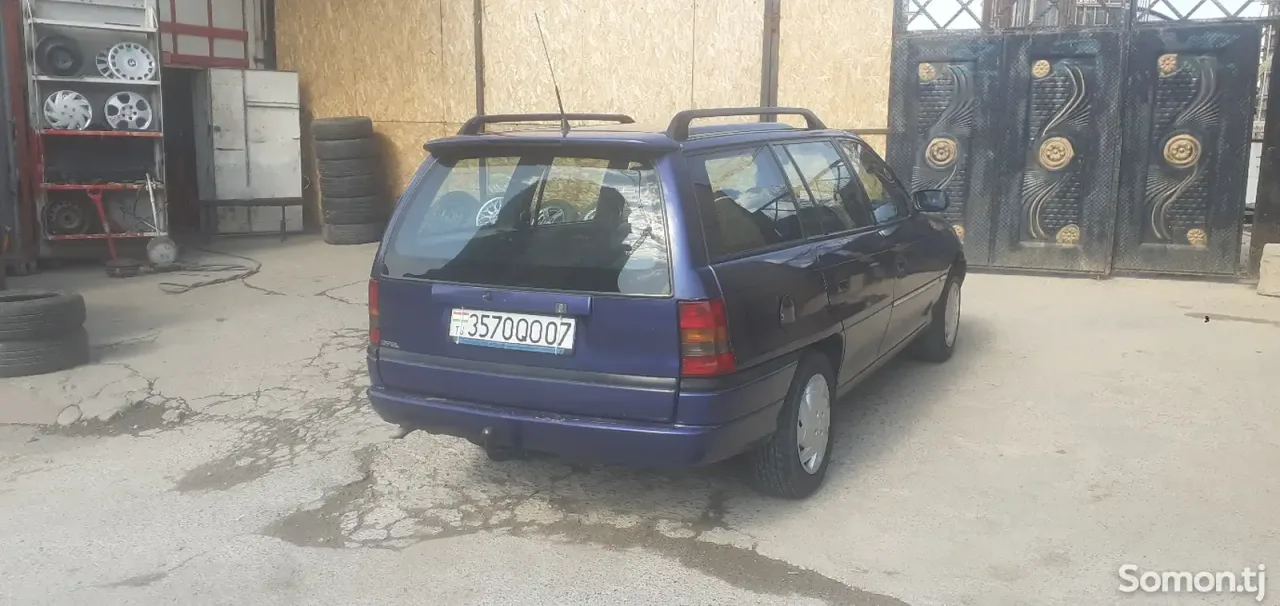 Opel Astra F 1996 · 1.6 MT