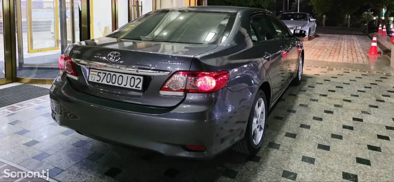 Toyota Corolla 2012 · 1.6 MT