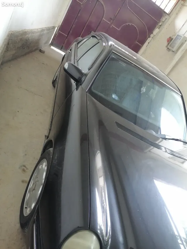 Mercedes-Benz E class 2001 · 3.2 AT