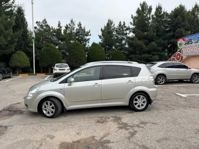 Toyota Verso 2007 · 2.2 MT