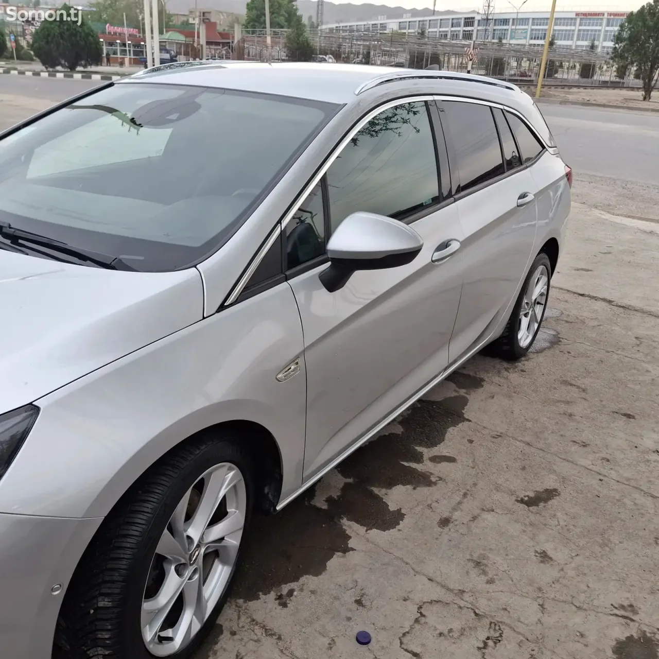 Opel Astra K 2016 · 1.6 MT